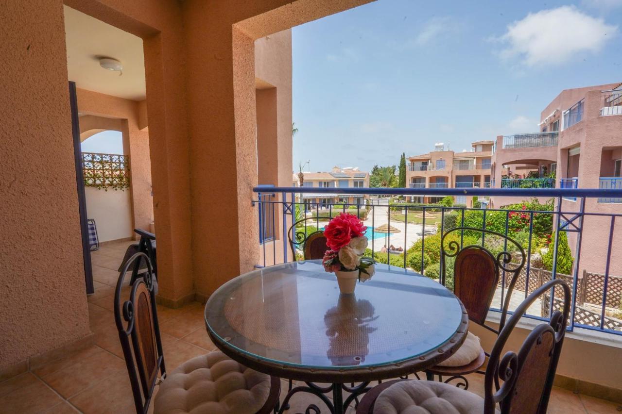 Resitour - Regina Gardens Apartment Paphos Luaran gambar
