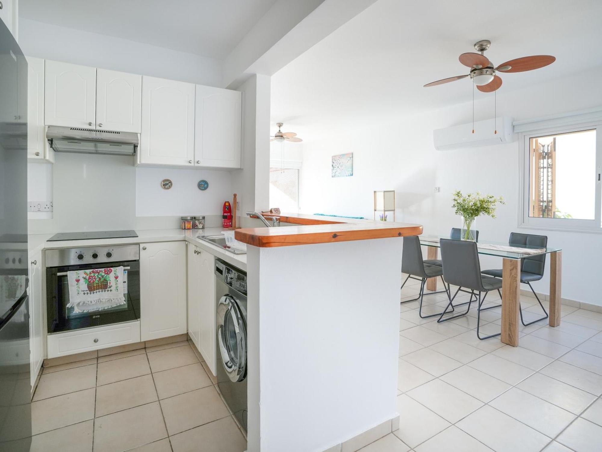 Resitour - Regina Gardens Apartment Paphos Luaran gambar